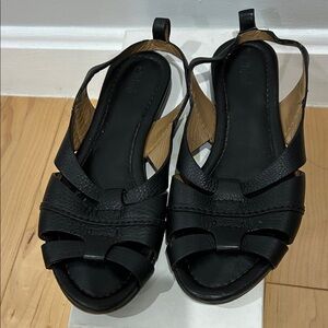 Chloe Women's Black and Brown Sandals